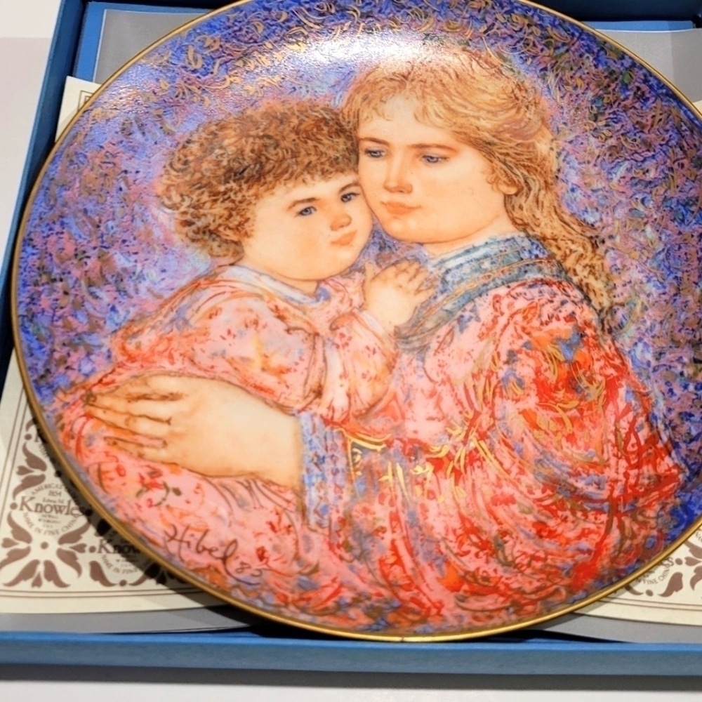 Vintage Knowles Edna Hibel Mother's Day Plate- 1985 Erica and Jamie